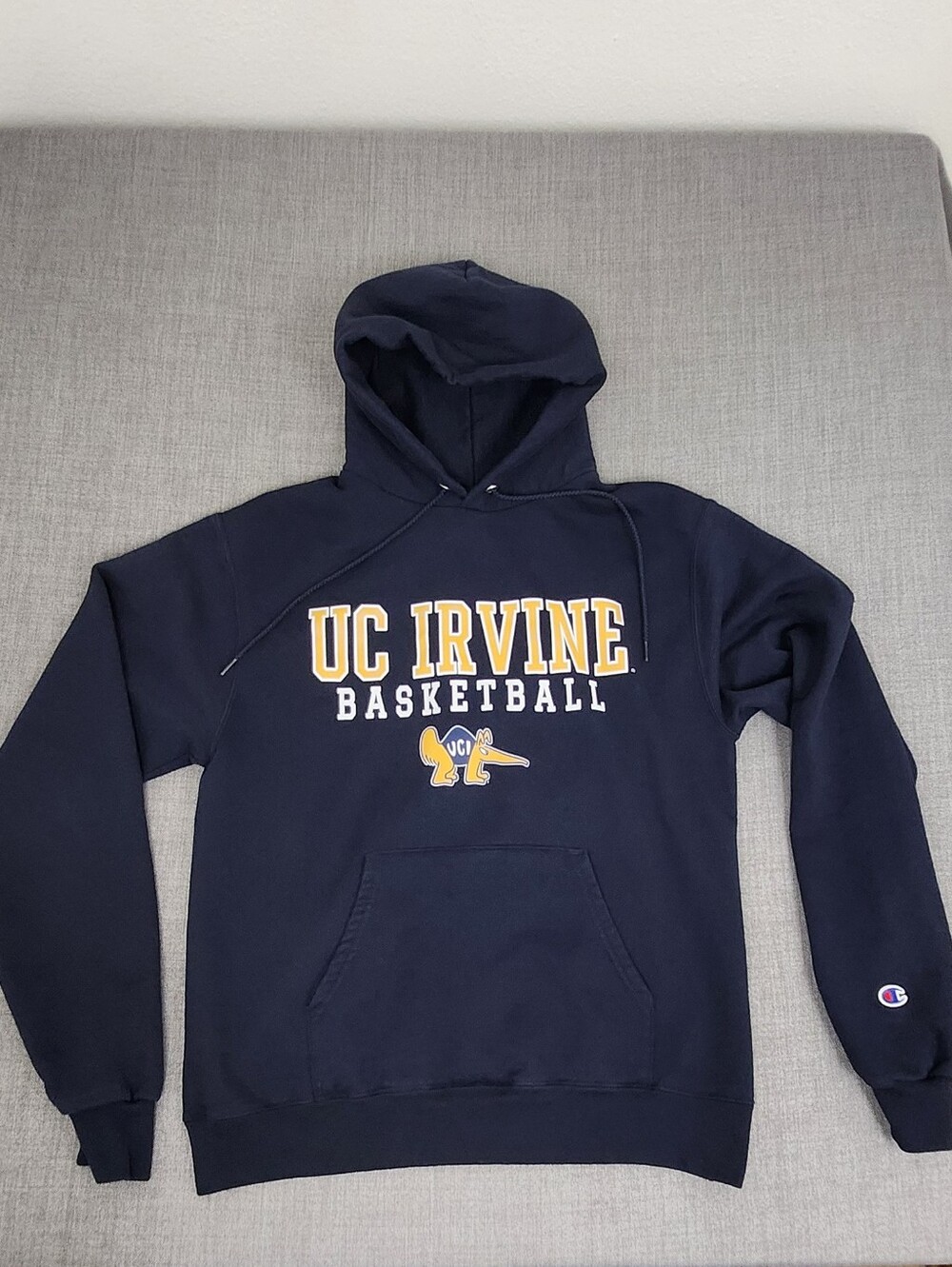 Champion × UC Irvine Basketball Navy Blue Pullover Hoodie. Medium - Picture 1 of 6